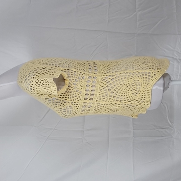 Cato Size XS Butter Yellow Open Knit Crochet Style Top, Exc. Used Condition - Picture 3 of 11